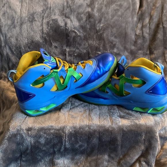 Nike - Jordan Melo M9 “Easter” Poison Green, University Blue 2012 - Picture 4 of 7